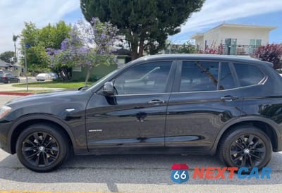Piąte zdjęcie samochodu w środku: 2017 BMW X3 SDRIVE28I VIN:5UXWZ7C36H0V86731 - miniatura