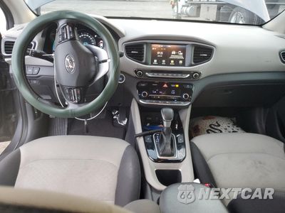 Zdjęcie 8 z 14 samochodu: 2019 HYUNDAI IONIQ SEL VIN:KMHC75LC3KU159484 - miniatura