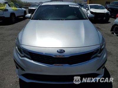 Piąte zdjęcie samochodu w środku: 2019 KIA OPTIMA LX VIN:5XXGT4L37KG321229 - miniatura