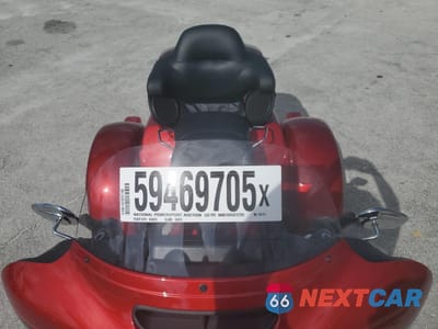Piąte zdjęcie samochodu w środku: 2018 HARLEY-DAVIDSON FLHTCUTG TRI GLIDE ULTRA VIN:1HD1MAD16JB851211 - miniatura