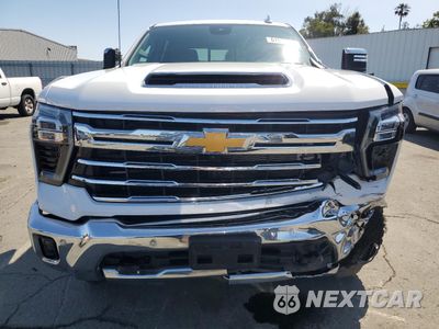 Piąte zdjęcie samochodu w środku: 2024 CHEVROLET SILVERADO K3500 LTZ VIN:1GC4YUEY8RF282267 - miniatura
