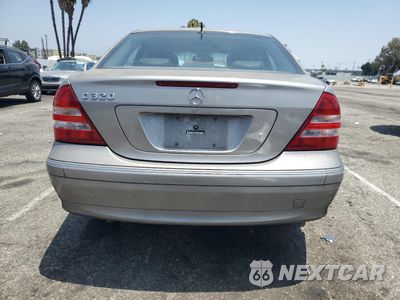 Zdjęcie 6 z 14 samochodu: 2005 MERCEDES-BENZ C 320 VIN:WDBRF64J35F581699 - miniatura