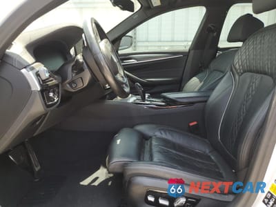 Zdjęcie 7 z 14 samochodu: 2023 BMW M550XI VIN:WBA13BK05PCM72950 - miniatura