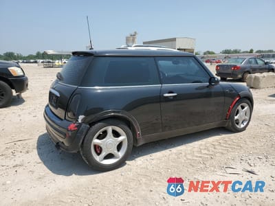 Trzecie zdjęcie samochodu z tyłu: 2003 MINI COOPER VIN:WMWRC33483TC46943 - miniatura
