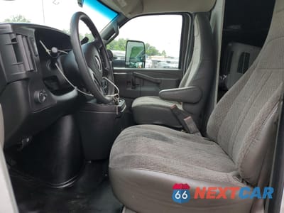 Zdjęcie 7 z 14 samochodu: 2018 GMC SAVANA CUTAWAY G3500 VIN:7GZ37TCG3JN007969 - miniatura