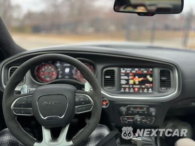 Zdjęcie 9 z 10 samochodu: 2023 DODGE CHARGER SRT HELLCAT VIN:2C3CDXL93PH624955 - miniatura