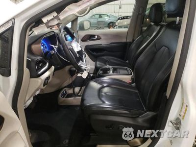 Zdjęcie 7 z 13 samochodu: 2020 CHRYSLER VOYAGER LXI VIN:2C4RC1DG2LR262074 - miniatura