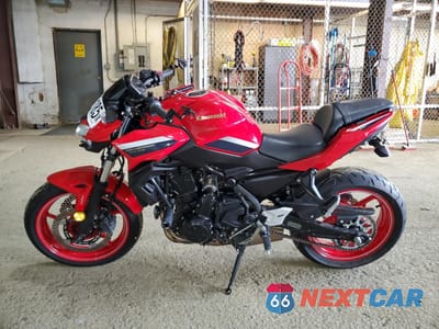 Trzecie zdjęcie samochodu z tyłu: 2022 KAWASAKI ER650 K VIN:ML5EREK19NDA69085 - miniatura