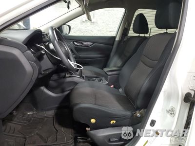 Zdjęcie 7 z 15 samochodu: 2017 NISSAN ROGUE SV VIN:5N1AT2MV4HC844982 - miniatura