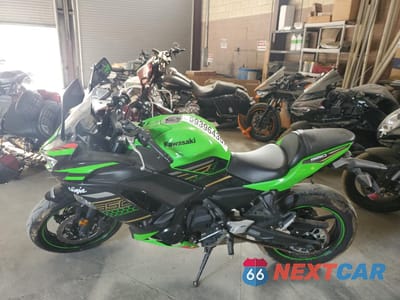 Trzecie zdjęcie samochodu z tyłu: 2020 KAWASAKI EX650 N VIN:ML5EXEN12LDA09714 - miniatura