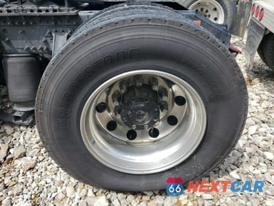 Trzecie zdjęcie samochodu z tyłu: 2025 VOLVO VN VNL VIN:4V4NC9EH3SN694743 - miniatura