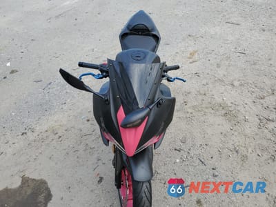Piąte zdjęcie samochodu w środku: 2016 HONDA CBR500 R VIN:MLHPC4468G5300861 - miniatura