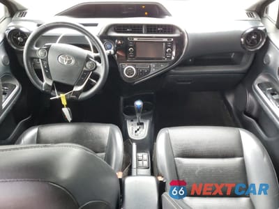 Zdjęcie 8 z 16 samochodu: 2018 TOYOTA PRIUS C VIN:JTDKDTB39J1606558 - miniatura