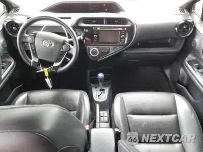 Zdjęcie 8 z 16 samochodu: 2018 TOYOTA PRIUS C VIN:JTDKDTB39J1606558 - miniatura