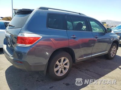 Trzecie zdjęcie samochodu z tyłu: 2013 TOYOTA HIGHLANDER BASE VIN:5TDZK3EH5DS122647 - miniatura
