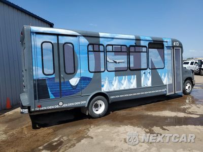 Trzecie zdjęcie samochodu z tyłu: 2022 FORD ECONOLINE E450 SUPER DUTY CUTAWAY VAN VIN:1FDFE4FN6NDC37755 - miniatura