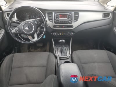 Zdjęcie 8 z 14 samochodu: 2014 KIA RONDO VIN:KNAHT8A33E7018392 - miniatura