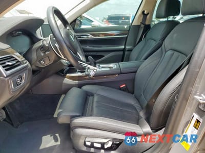 Zdjęcie 7 z 13 samochodu: 2021 BMW 740 I VIN:WBA7T2C07MCF41290 - miniatura