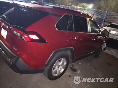 Trzecie zdjęcie samochodu z tyłu: 2019 TOYOTA RAV4 XLE VIN:JTMRWRFV5KD015974 - miniatura