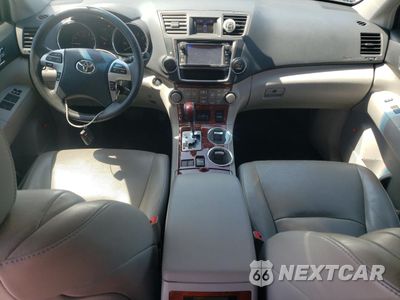 Zdjęcie 8 z 13 samochodu: 2013 TOYOTA HIGHLANDER LIMITED VIN:5TDYK3EH4DS102434 - miniatura
