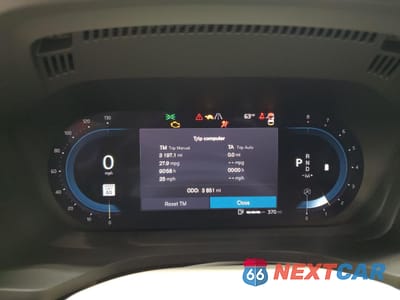 Zdjęcie 9 z 16 samochodu: 2025 VOLVO XC60 PLUS VIN:YV4M12RC3S1074224 - miniatura