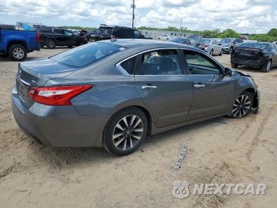 Trzecie zdjęcie samochodu z tyłu: 2017 NISSAN ALTIMA 2.5 VIN:1N4AL3AP1HC112735 - miniatura