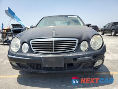 Piąte zdjęcie samochodu w środku: 2004 MERCEDES-BENZ E 320 VIN:WDBUF65JX4A515560 - miniatura