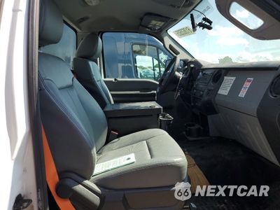 Zdjęcie 11 z 13 samochodu: 2015 FORD F450 SUPER DUTY VIN:1FDUF4GY1FEC92882 - miniatura