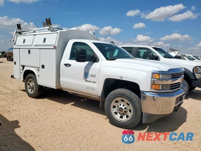 Czwarte zdjęcie samochodu z boku: 2015 CHEVROLET SILVERADO C3500 VIN:1GB3CYCG7FZ536996 - miniatura