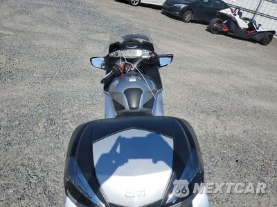 Zdjęcie 6 z 9 samochodu: 2007 HONDA ST1300 VIN:JH2SC51037M500191 - miniatura