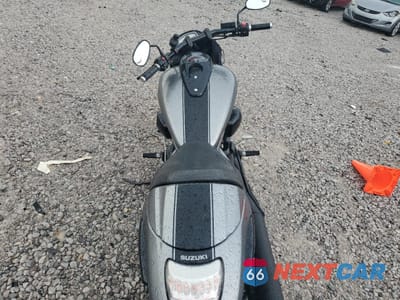 Zdjęcie 6 z 10 samochodu: 2020 SUZUKI VZR1800 VIN:JS1VY53A7L7100442 - miniatura