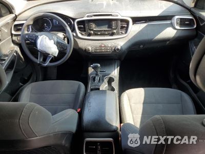 Zdjęcie 8 z 13 samochodu: 2016 KIA SORENTO LX VIN:5XYPG4A55GG147611 - miniatura