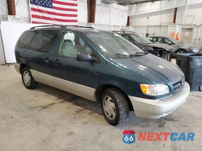 Czwarte zdjęcie samochodu z boku: 1998 TOYOTA SIENNA LE VIN:4T3ZF13C1WU082536 - miniatura