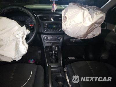 Zdjęcie 8 z 12 samochodu: 2016 NISSAN SENTRA S VIN:3N1AB7AP8GY245859 - miniatura