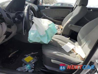 Zdjęcie 7 z 12 samochodu: 2013 HYUNDAI ACCENT GLS VIN:KMHCT4AE6DU530666 - miniatura