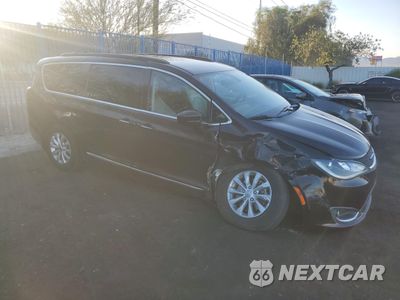 Czwarte zdjęcie samochodu z boku: 2017 CHRYSLER PACIFICA TOURING L VIN:2C4RC1BG9HR527020 - miniatura