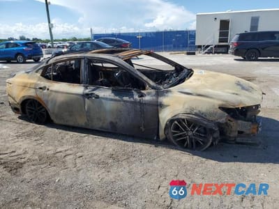 Czwarte zdjęcie samochodu z boku: 2025 TOYOTA CAMRY XLE VIN:4T1DAACK0SU558844 - miniatura