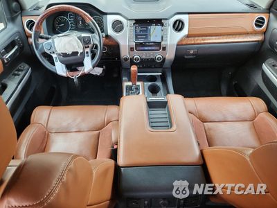 Zdjęcie 8 z 15 samochodu: 2020 TOYOTA TUNDRA CREWMAX 1794 VIN:5TFAY5F1XLX879660 - miniatura