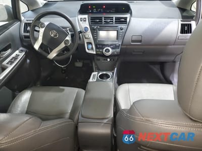 Zdjęcie 8 z 14 samochodu: 2012 TOYOTA PRIUS V VIN:JTDZN3EU1C3125985 - miniatura