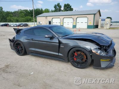 Czwarte zdjęcie samochodu z boku: 2018 FORD MUSTANG GT VIN:1FA6P8CF3J5107638 - miniatura