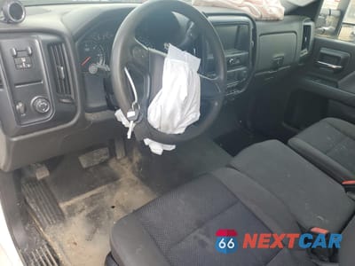 Zdjęcie 8 z 12 samochodu: 2018 CHEVROLET SILVERADO C3500 VIN:1GB3CYCG9JZ205913 - miniatura