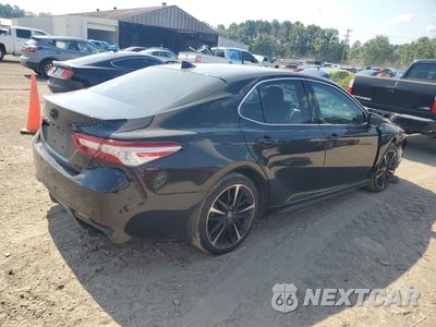 Trzecie zdjęcie samochodu z tyłu: 2020 TOYOTA CAMRY XSE VIN:4T1K61AKXLU880145 - miniatura