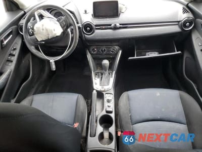 Zdjęcie 8 z 12 samochodu: 2018 TOYOTA YARIS IA VIN:3MYDLBYV7JY320641 - miniatura