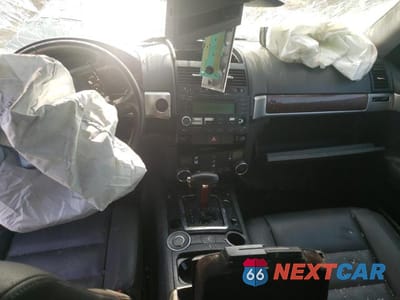 Zdjęcie 8 z 12 samochodu: 2004 VOLKSWAGEN TOUAREG 3.2 VIN:WVGZC67L34D001669 - miniatura