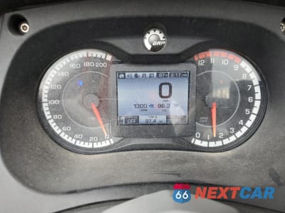 Zdjęcie 7 z 9 samochodu: 2011 CAN-AM SPYDER ROADSTER RT-LTD VIN:2BXJBDC10BV000591 - miniatura