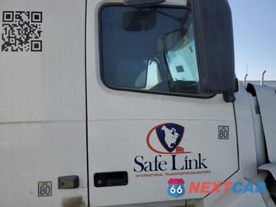 Piąte zdjęcie samochodu w środku: 2012 VOLVO VN VNL VIN:4V4NC9TH9CN561487 - miniatura