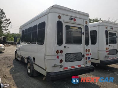 Trzecie zdjęcie samochodu z tyłu: 2017 FORD ECONOLINE E350 SUPER DUTY CUTAWAY VAN VIN:1FDEE3FS6HDC41594 - miniatura