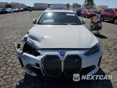 Piąte zdjęcie samochodu w środku: 2024 BMW I4 EDRIVE 35 VIN:WBY43AW03RFS68684 - miniatura