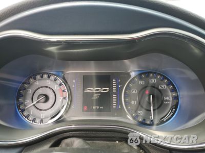 Zdjęcie 9 z 12 samochodu: 2015 CHRYSLER 200 S VIN:1C3CCCBB0FN724503 - miniatura