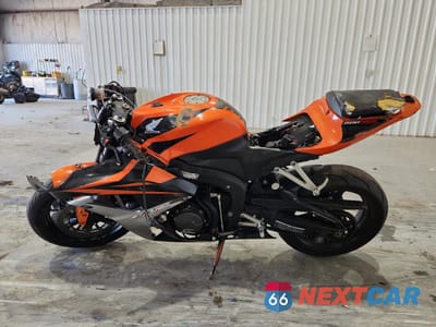 Trzecie zdjęcie samochodu z tyłu: 2008 HONDA CBR600 RR VIN:JH2PC40008M100883 - miniatura